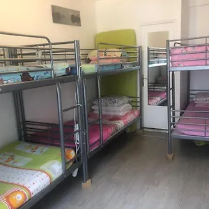 Homestay Art Beaubourg, Paris